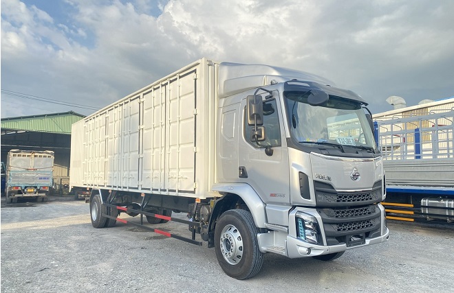 Chenglong M3 180 thung palet 9m9 3 cua hong