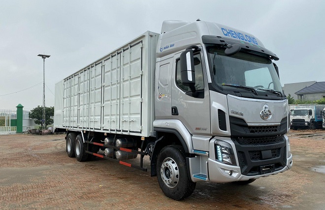 Xe tai Chenglong 3 chan H5 269Hp thung kin 3 cua hong