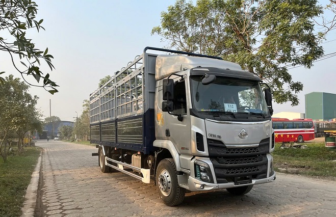 Xe tai Chenglong M3 200Hp 6 may ngan